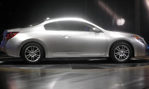 NISSAN Altima Coupé #10