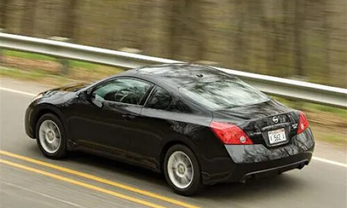 NISSAN Altima Coupé #14