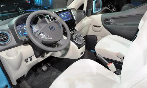 NISSAN e-NV 200 #2