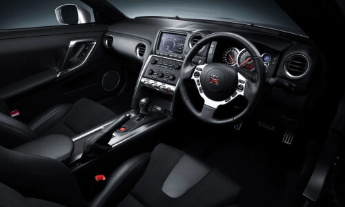 NISSAN GT-R #2