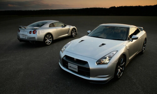 NISSAN GT-R #4