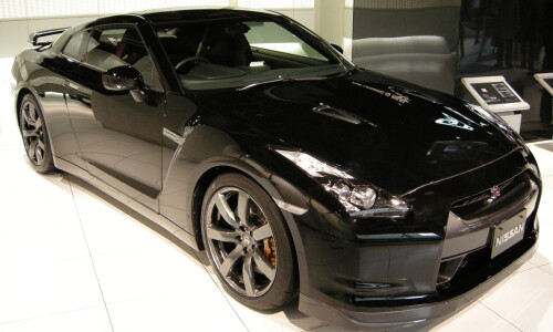 NISSAN GT-R #5