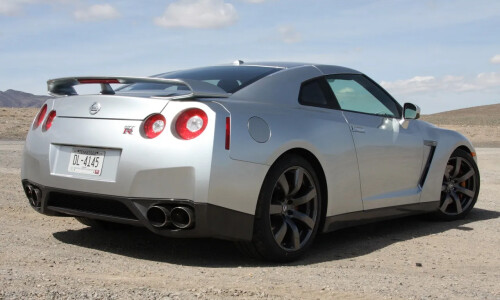 NISSAN GT-R #6