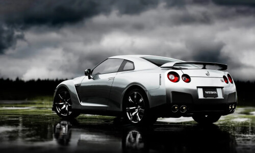 NISSAN GT-R #11
