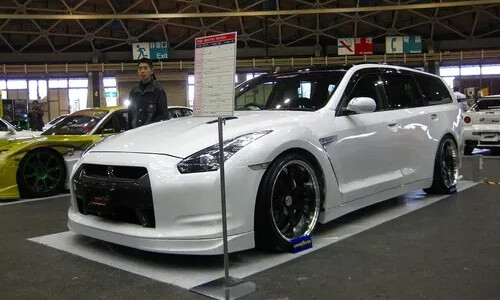 NISSAN GT-R #12