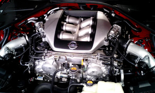 NISSAN GT-R #16