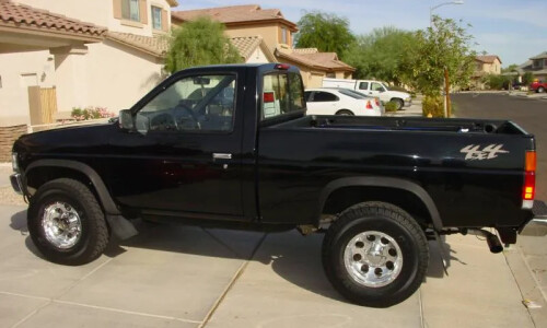 NISSAN King Cab #11