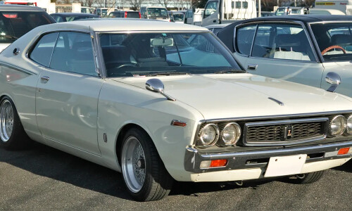 NISSAN Laurel #1