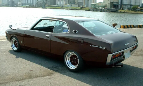 NISSAN Laurel #4