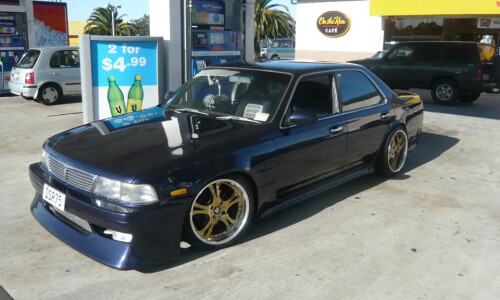 NISSAN Laurel #9