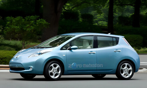 NISSAN Leaf #1