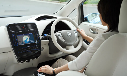 NISSAN Leaf #14