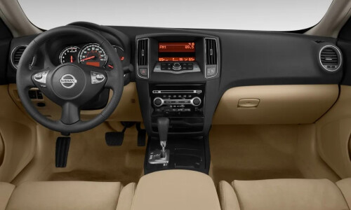 NISSAN Maxima #4
