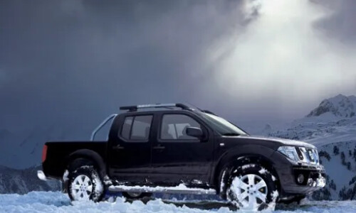 NISSAN Navara #13