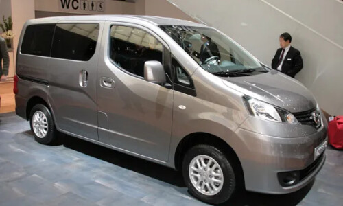 NISSAN NV 200 #2