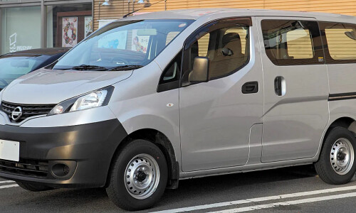 NISSAN NV 200 #5