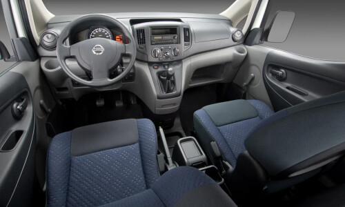NISSAN NV 200 #6