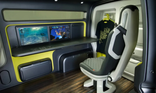 NISSAN NV 200 #10