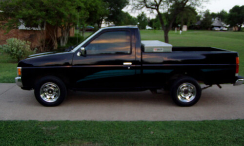 NISSAN Pick-Up #1