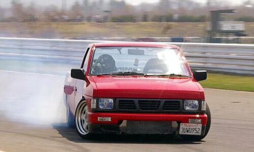 NISSAN Pick-Up #3