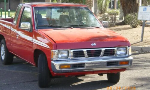 NISSAN Pick-Up #7
