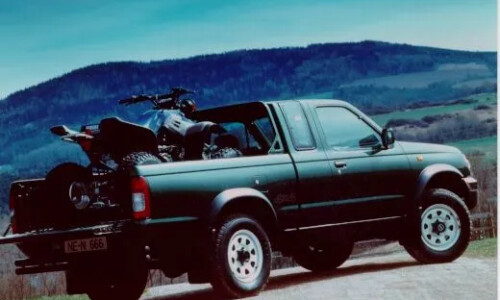 NISSAN Pick-Up #8