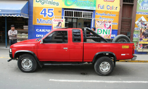 NISSAN Pick-Up #13