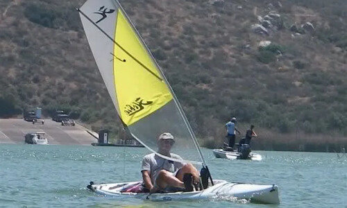 NISSAN Pick-Up Hobie Cat #6
