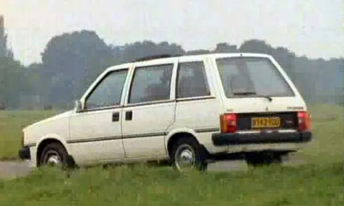 NISSAN Prairie #5