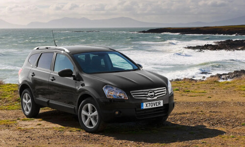 NISSAN QASHQAI+2 #1