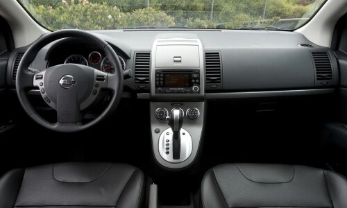 NISSAN Sentra #3