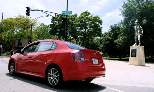 NISSAN Sentra SE-R #12