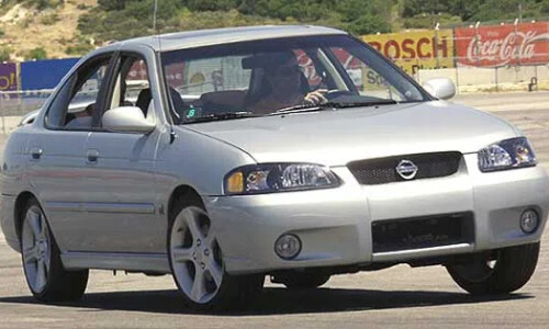 NISSAN Sentra SE-R Spec V #16
