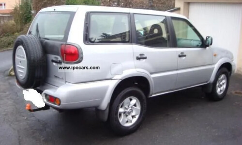 NISSAN Terrano Prestige #2