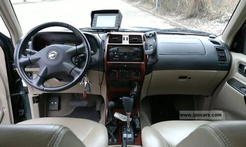 NISSAN Terrano Prestige #11