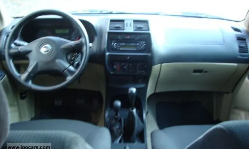 NISSAN Terrano Prestige #18