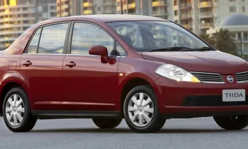 NISSAN Tiida 1.8 #5