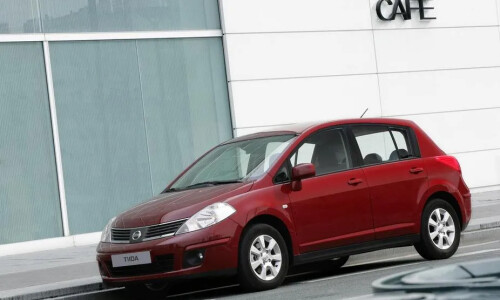 NISSAN Tiida 1.8 #7