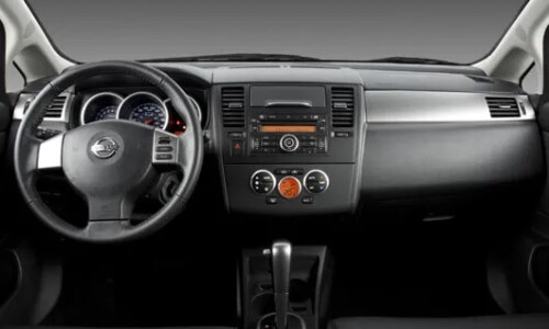 NISSAN Tiida 1.8 #14