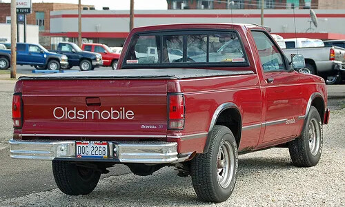 Oldsmobile Bravada #10