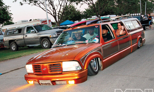 Oldsmobile Bravada #12