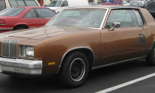 Oldsmobile Omega #1