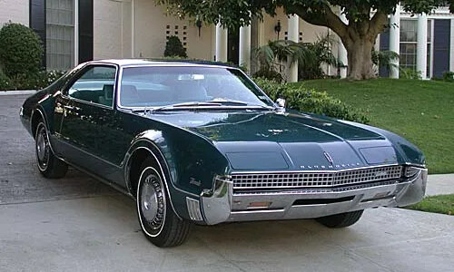 Oldsmobile Toronado #9