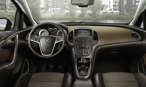 Opel Astra 2.0 CDTI #8
