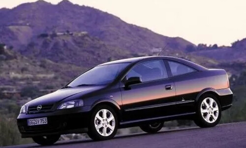 Opel Astra Coupé 2.2 DTI #3
