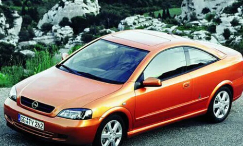 Opel Astra Coupé 2.2 DTI #12