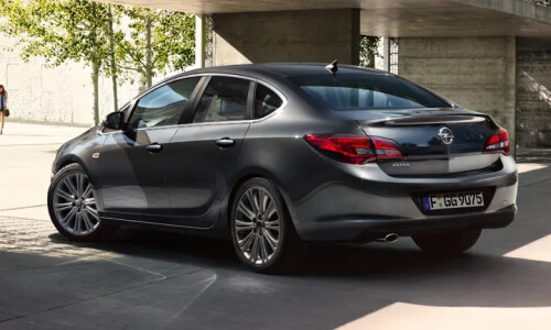 Opel Astra Limousine #1