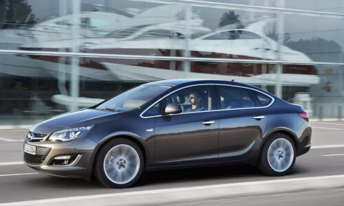 Opel Astra Limousine #3