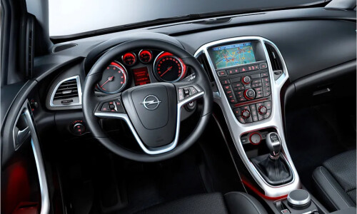 Opel Astra Limousine #9