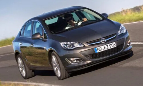 Opel Astra Limousine #11